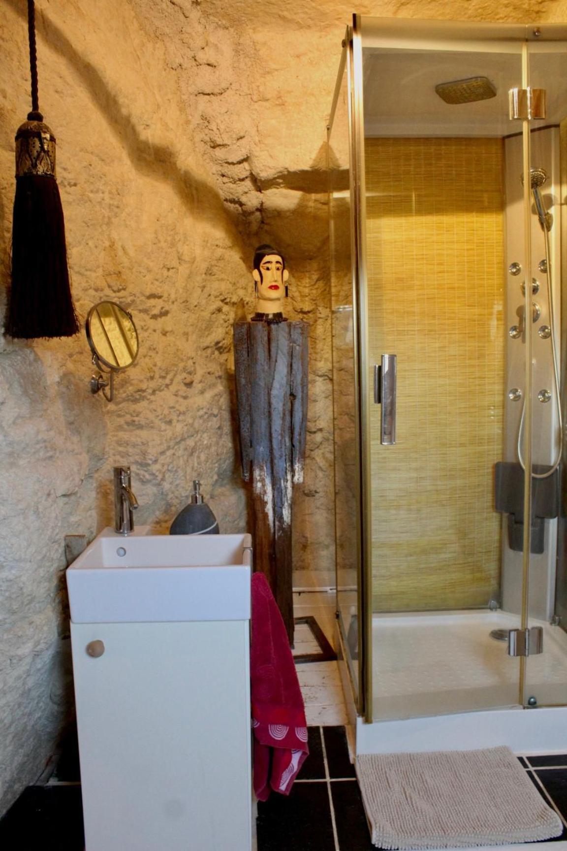 Bed and Breakfast Troglodyte loft Thoré-la-Rochette Exterior foto